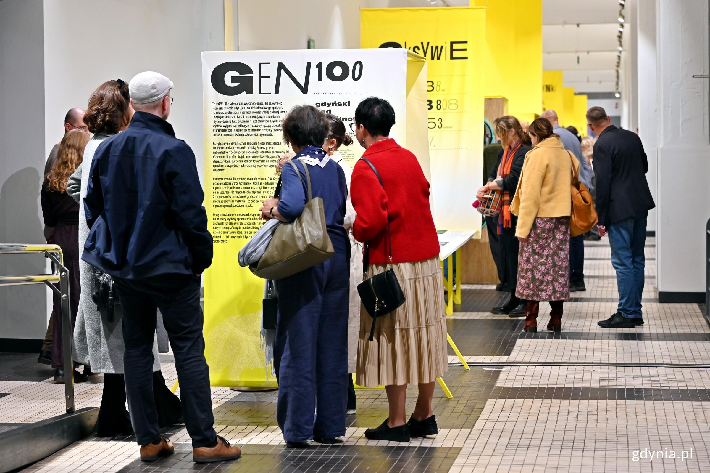 21 historii o mieście i tożsamości na wystawie „Gen 100 – gdyński kod wspólnoty”