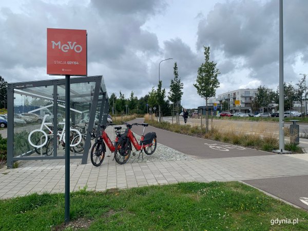 50 nowych stacji MEVO w Gdyni. Montaż już trwa