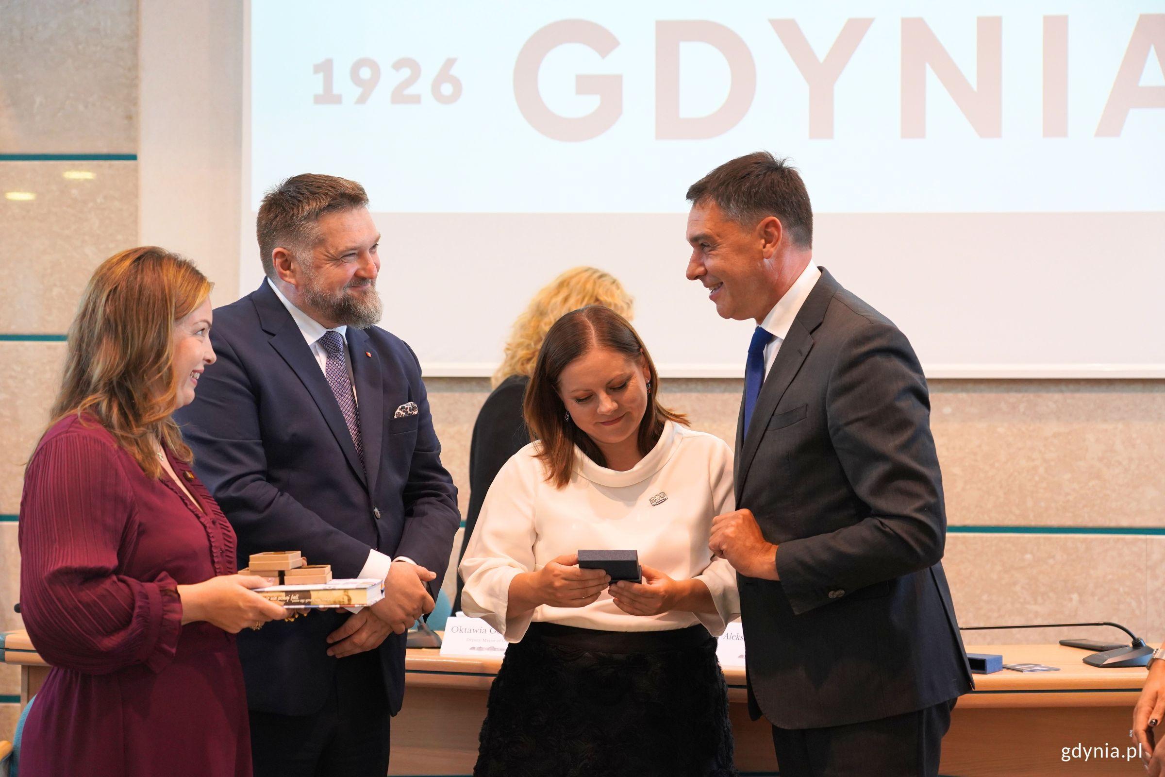 Delegacje 12 miast siostrzanych z całego świata świętowały w Gdyni
