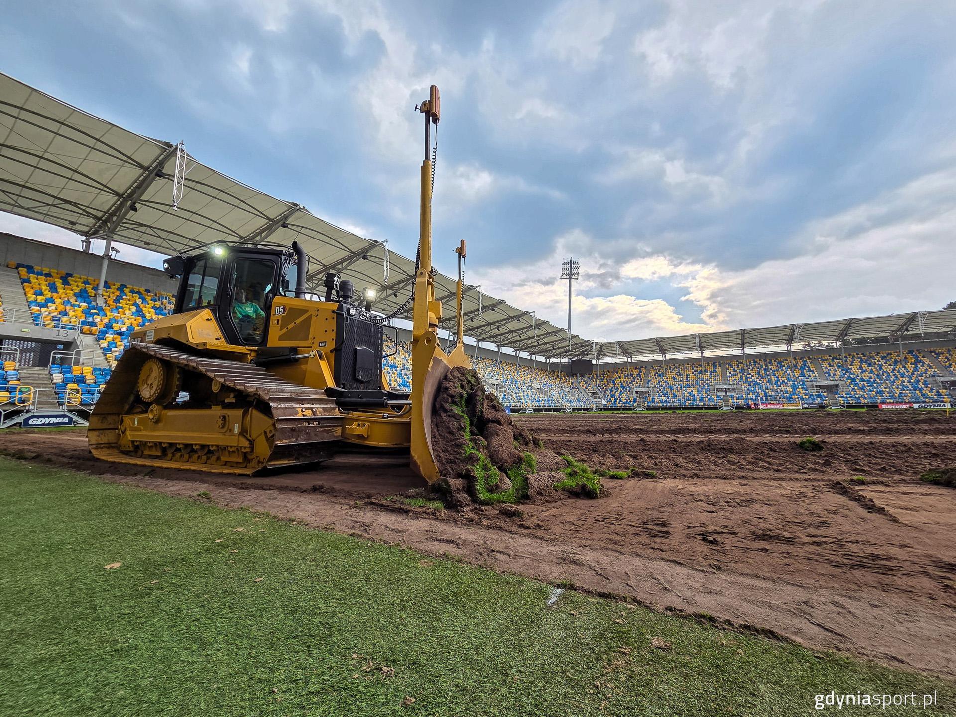 Fundament pod emocje: nowa murawa na Stadionie Miejskim