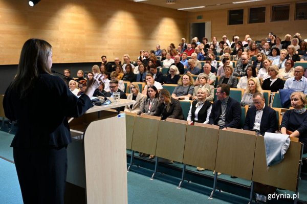 Gdynia wzmacnia przygotowanie szkół na nowe zagrożenia