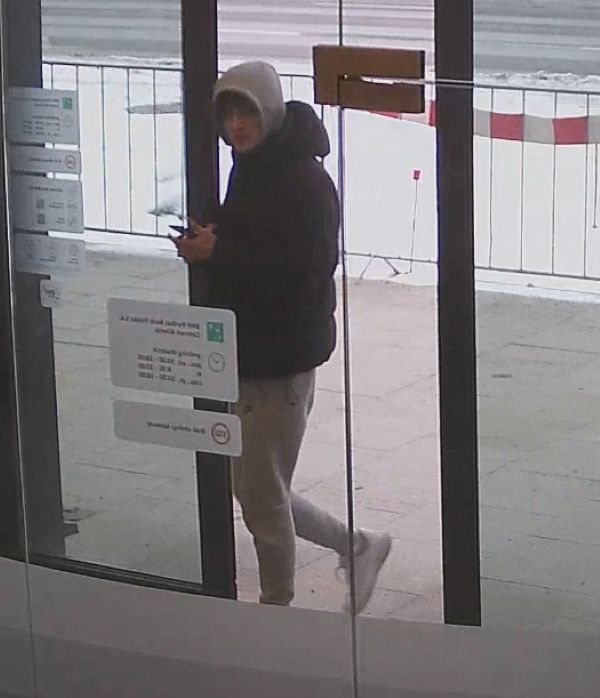 Jeśli rozpoznajesz tego mężczyznę zadzwoń na Policje!