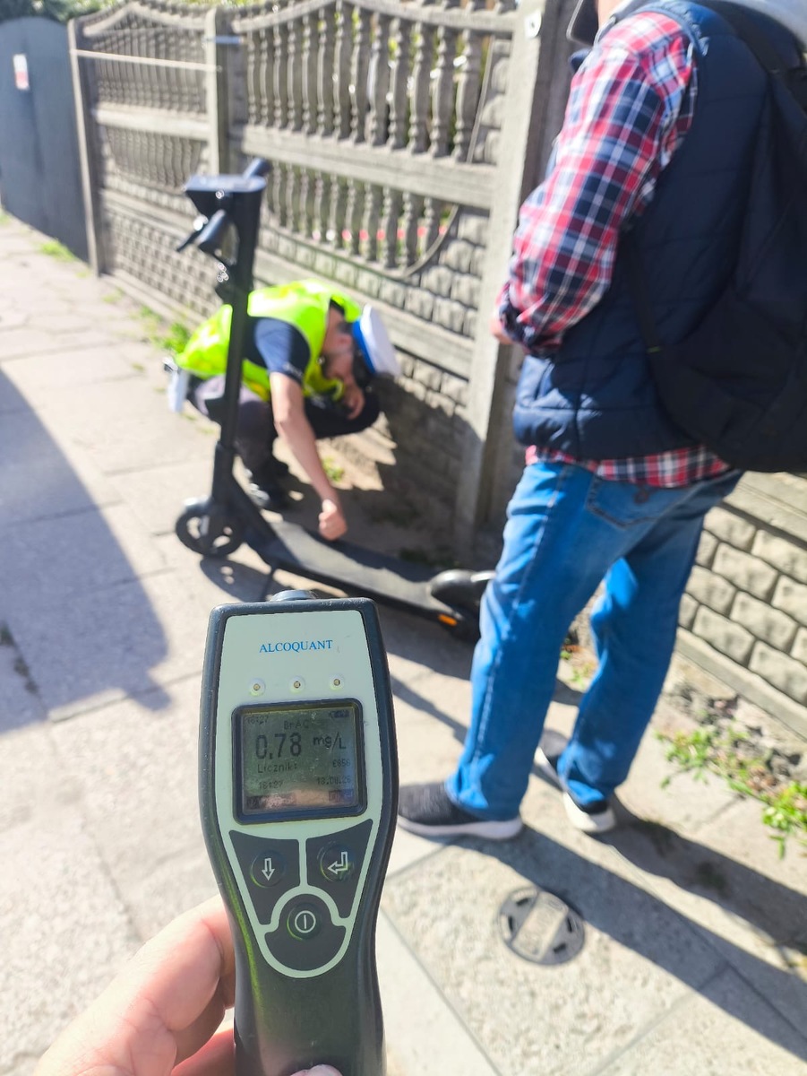 Mandatem w wysokości 2500 złotych zakończyła się dla 45-latka jazda hulajnogą elektryczną.