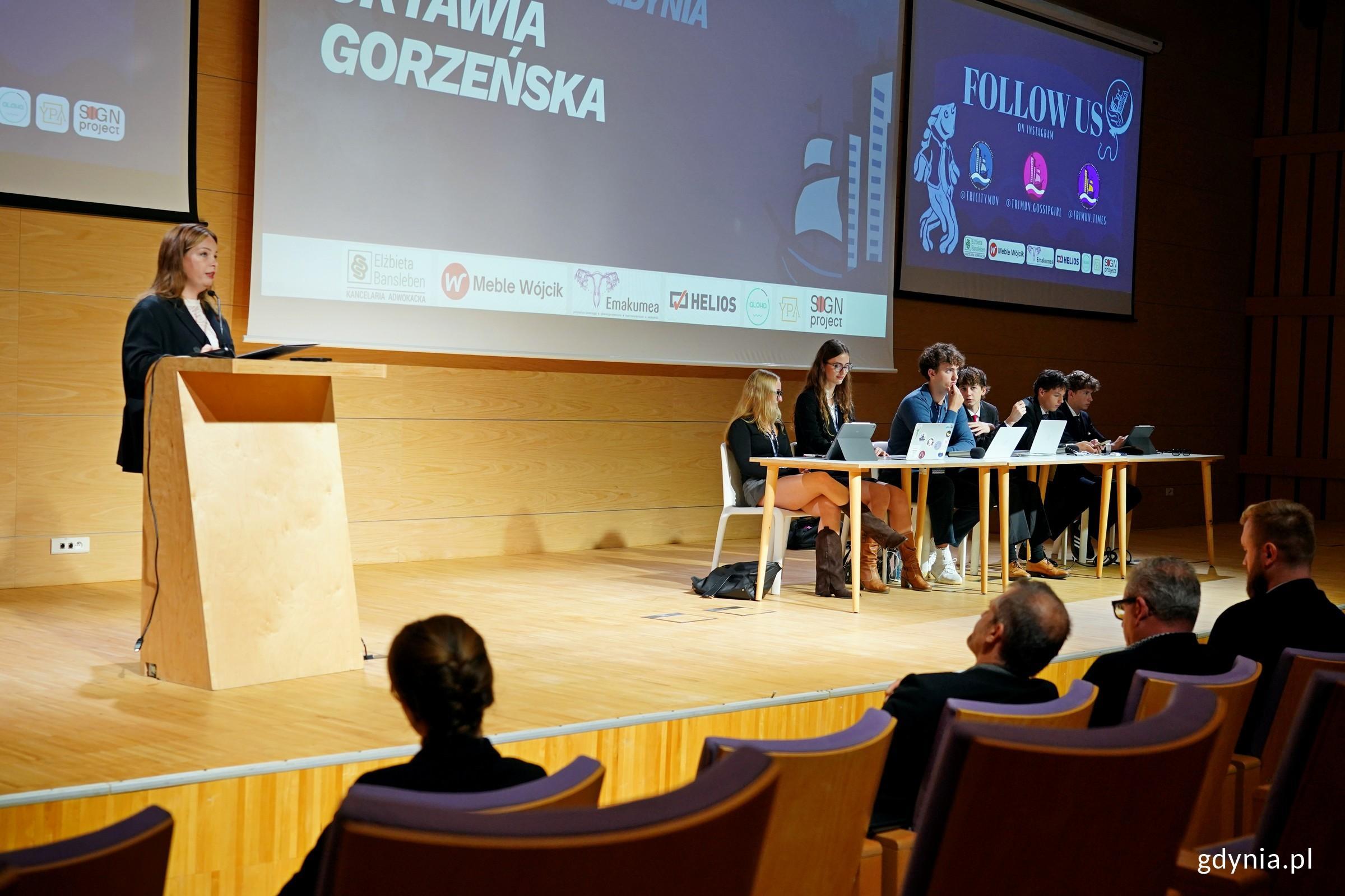 Młodzież dyskutuje o przyszłości. Trwa TriMUN 2026