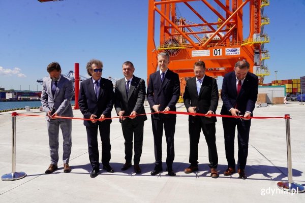 Nowe suwnice rozpoczęły już pracę w BCT. Port Gdynia zwiększa możliwości obsługi