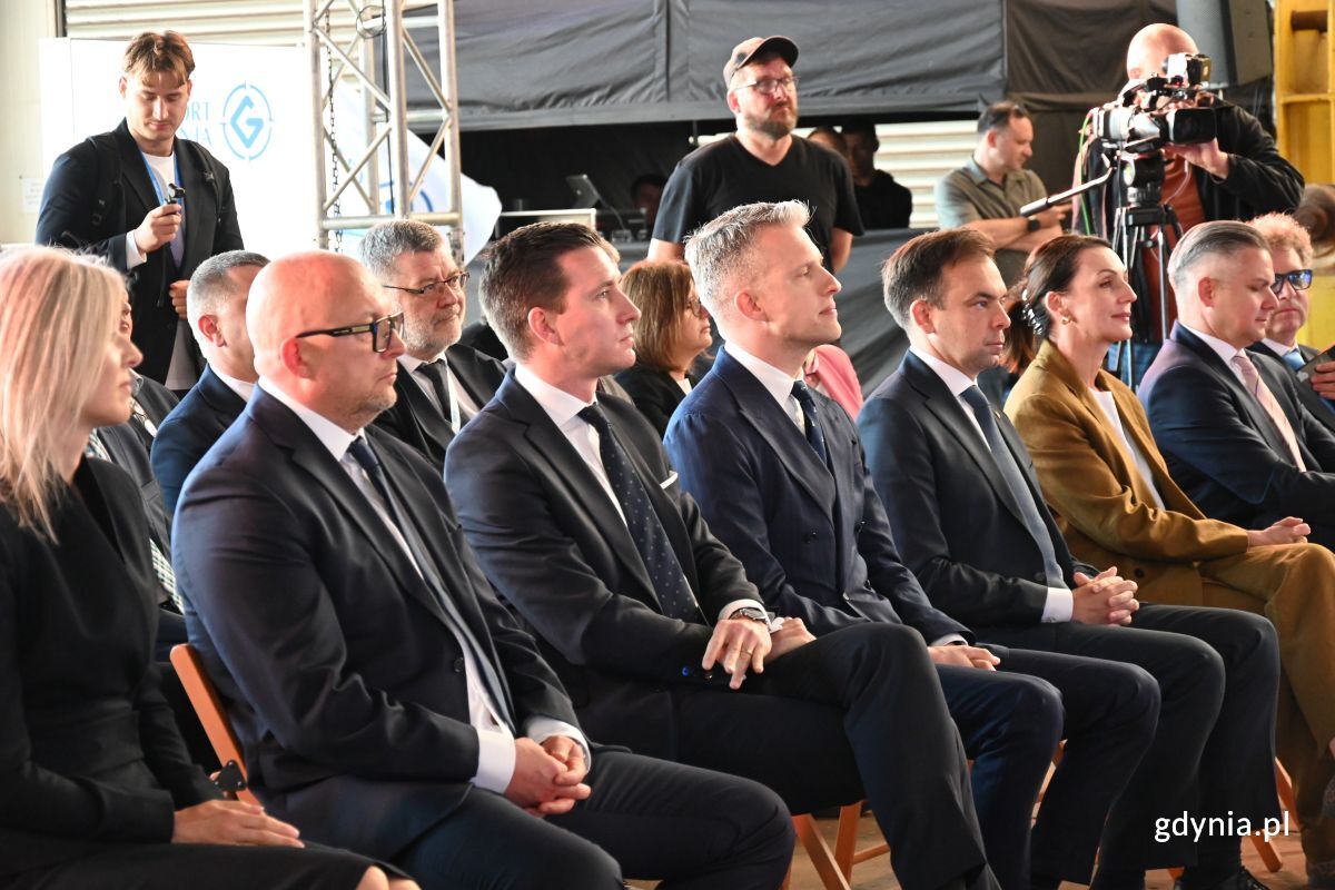 Nowy rozdział dla terenu po dawnym Vistalu. Port Gdynia i FERRUM podpisały umowę