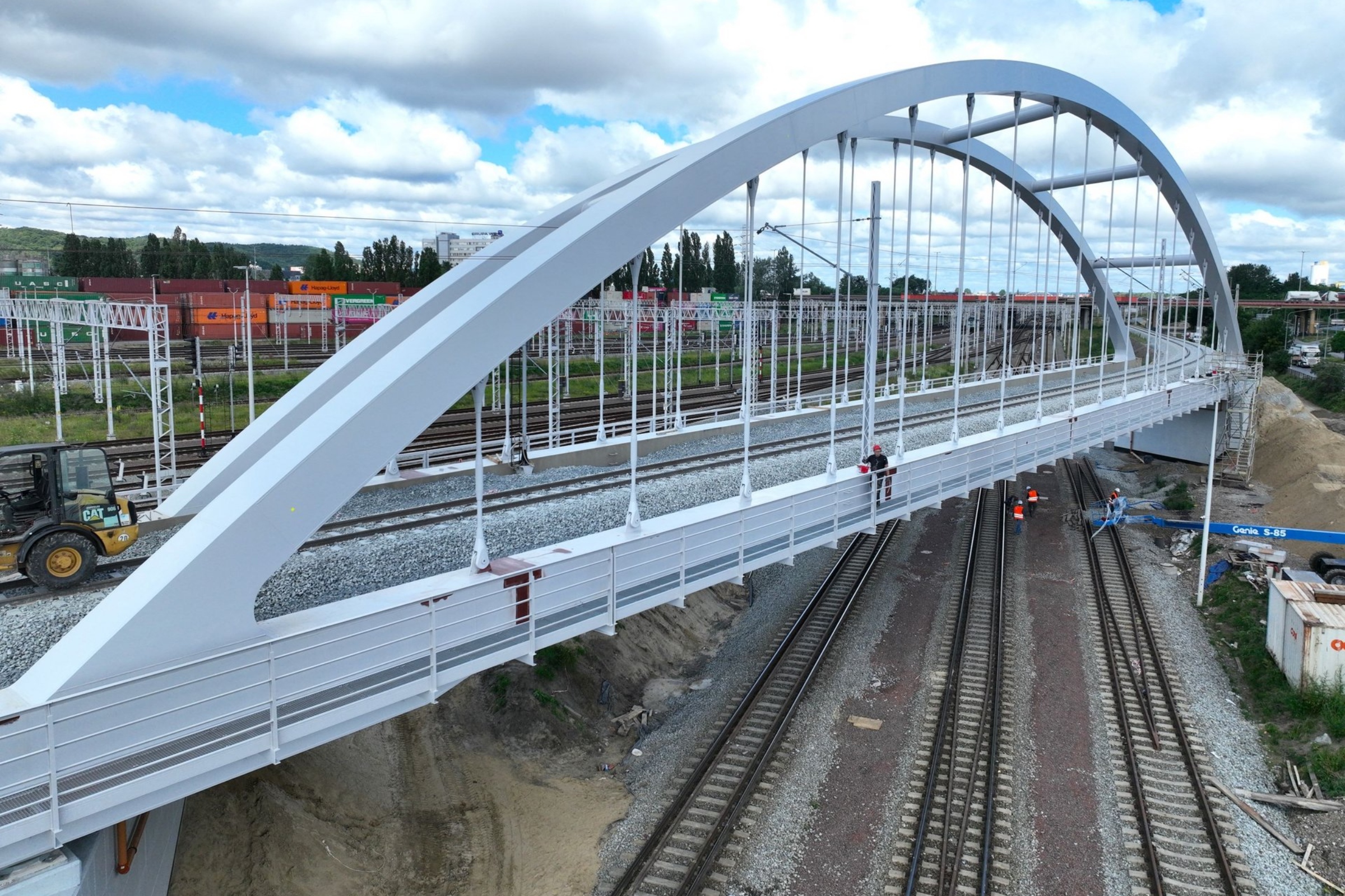 Nowy wiadukt kolejowy usprawni przewóz towarów do portu