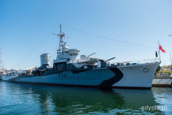 Od 4 sierpnia zmiany na niszczycielu ORP „Błyskawica”