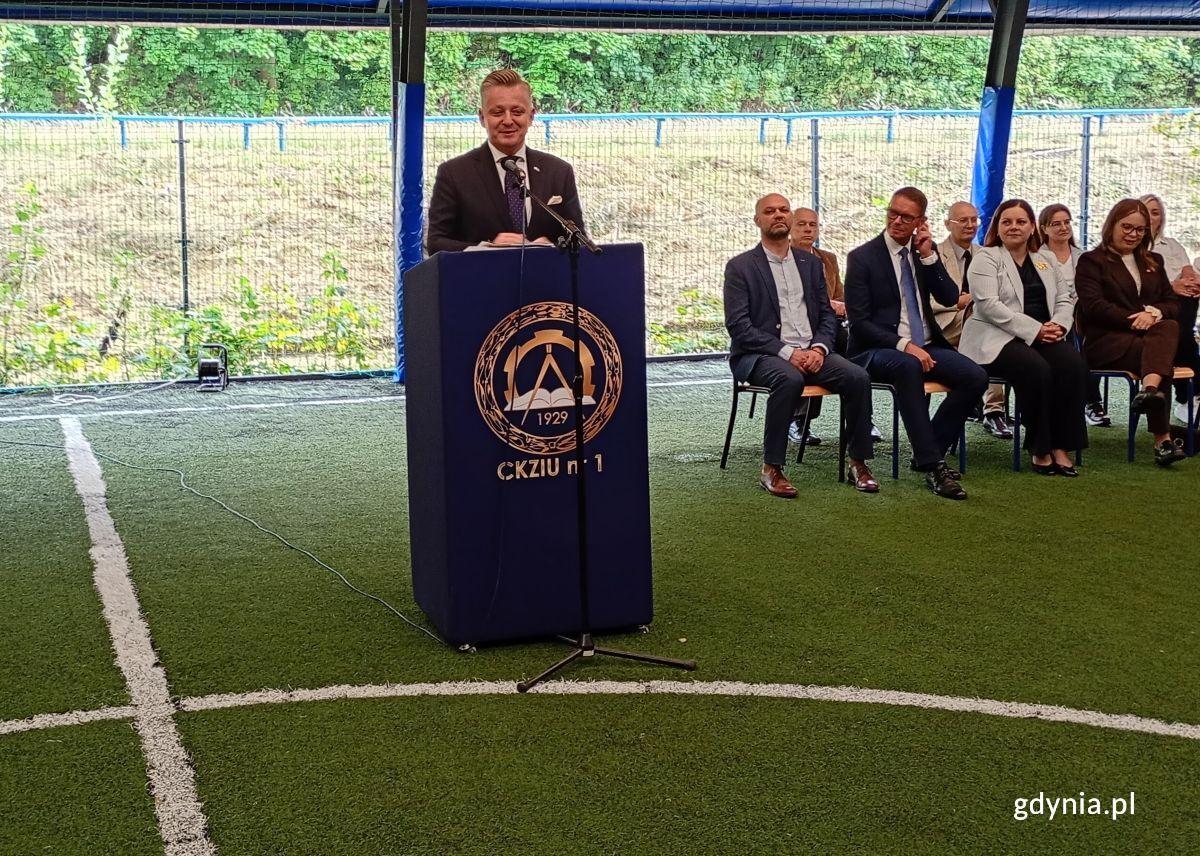 Pierwszy dzwonek w Gdyni. Nowy rok, nowe klasy i nowe wyzwania