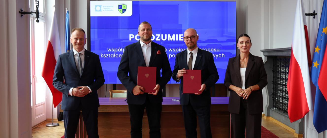 Podpisanie porozumienia między Kuratorium Oświaty w Gdańsku a PGZ Stocznia Wojenna