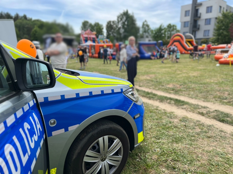 Policjanci z Gdyni na rodzinnym pikniku w Chwarznie-Wiczlinie