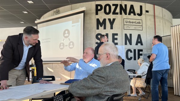 Radni dzielnic rozmawiali o ograniczeniu hałasu ulicznego w Gdyni. Teraz czas na mieszkańców