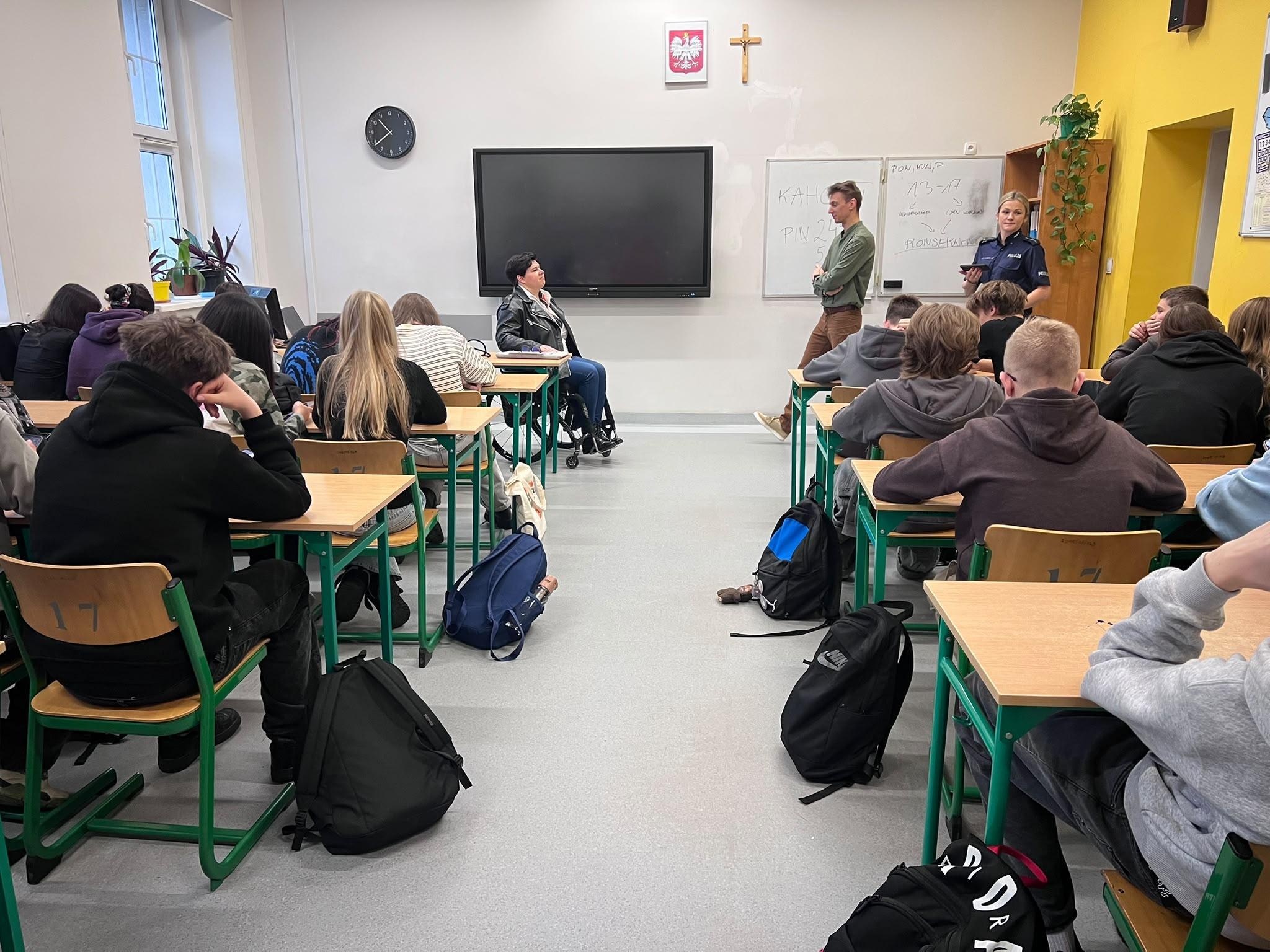 Słowa mają moc. Gdyńska młodzież rozmawia o hejcie, granicach i odpowiedzialności