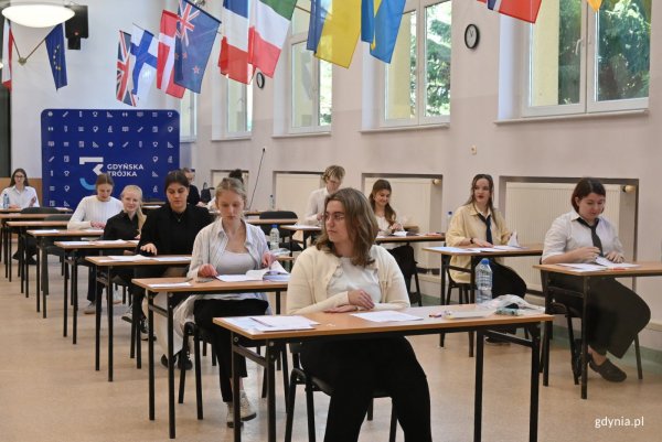 Świetne wyniki międzynarodowych maturzystów i maturzystek gdyńskiej „Trójki”