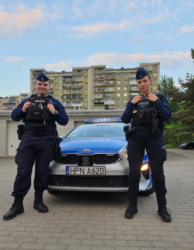Szybka reakcja policjantów uratowała życie kobiety.