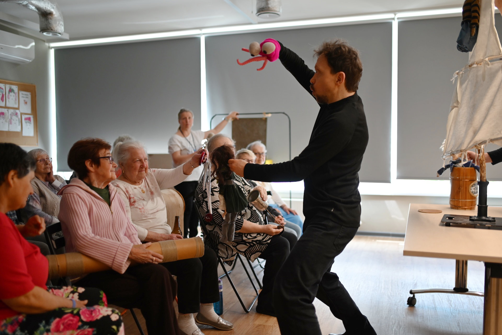 Teatr zajechał do ludzi. Niezwykły projekt gdyńskiego MOPS-u i Teatru Gdynia Główna