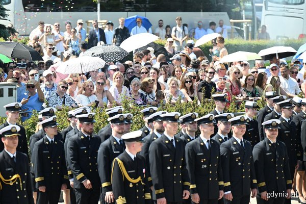 Wolności słońce pieści lazur – za nami uroczysta promocja oficerska studentów AMW