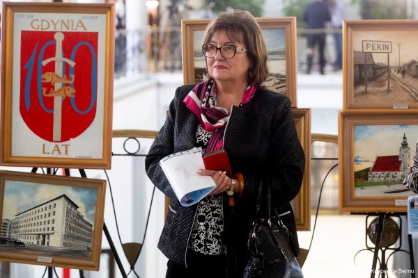 Wystawa „100 obrazów na 100-lecie Gdyni” zawitała do Sejmu RP