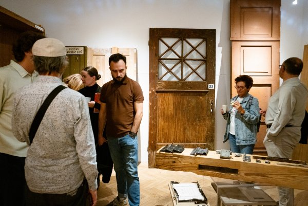 Wystawa „Od drzwi do drzwi: historyczna stolarka Gdyni”